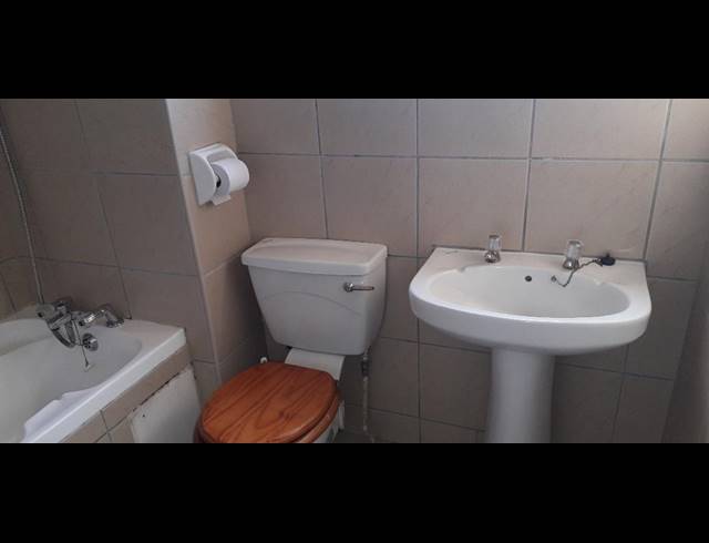 2 BEDROOM APARTMENT RENTED IN CAVERSHAM GLEN